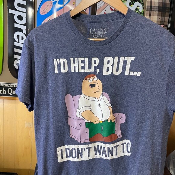 Family Guy id help but I don’t want to Graphic T-Shirt Mens size M lazy couch - Picture 1 of 5